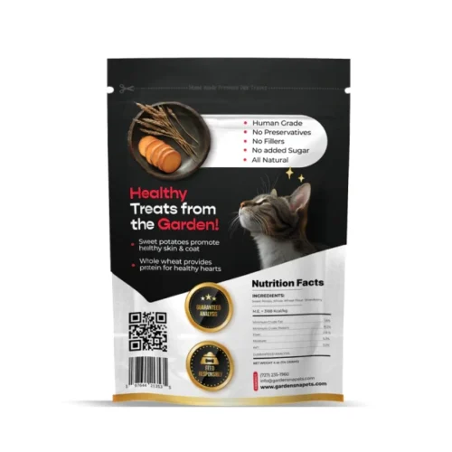 Back of Pack of the Garden SnaPets Strawberry pet treats with an image of a cat